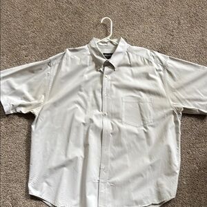 Men’s Eddie Bauer shirt
